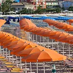 Garden Village Con Piscina, Riservata E Parcheggio Sirolo