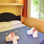 Garden Village Con Piscina, Riservata E Parcheggio 3*