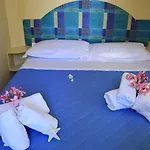 Garden Village Con Piscina, Riservata E Parcheggio Sirolo