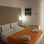 Garden Village Con Piscina, Riservata E Parcheggio Sirolo