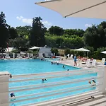 Garden Village Con Piscina, Riservata E Parcheggio 假日公园