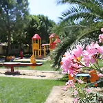 Garden Village Con Piscina, Riservata E Parcheggio 3*