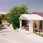 Garden Village Con Piscina, Riservata E Parcheggio Ferienpark 3*