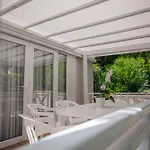 Garden Village Con Piscina, Riservata E Parcheggio Ferienpark 3*