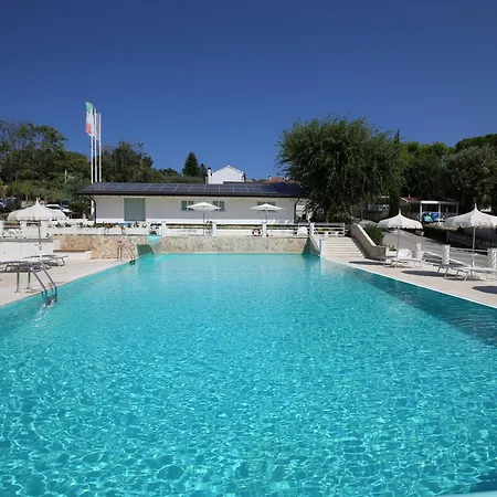 Garden Village 3* Sirolo