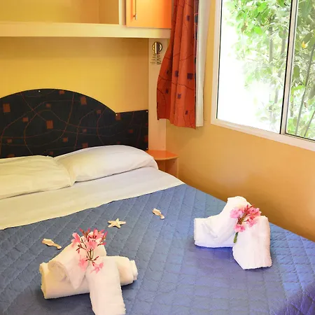 Garden Village Con Piscina, Riservata E Parcheggio 3*