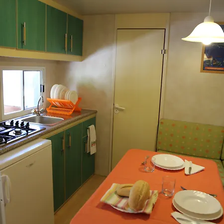 Parco vacanze Garden Village Con Piscina, Riservata E Parcheggio
