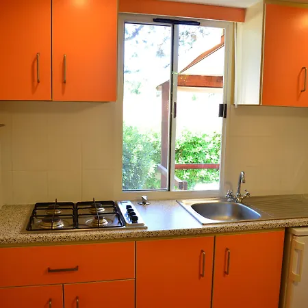Parco vacanze Garden Village Con Piscina, Riservata E Parcheggio