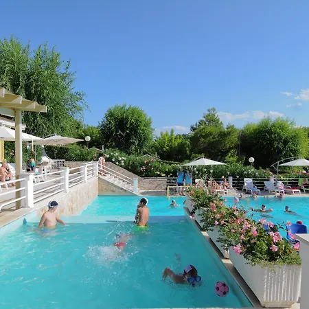 Garden Village Con Piscina, Riservata E Parcheggio Parco vacanze