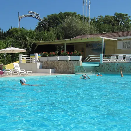 Garden Village Con Piscina, Riservata E Parcheggio 3*