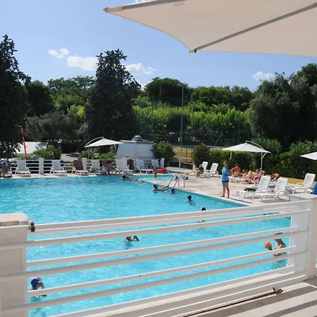 Garden Village Con Piscina, Riservata E Parcheggio Parco vacanze