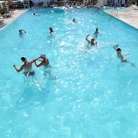 Garden Village Con Piscina, Riservata E Parcheggio 3*
