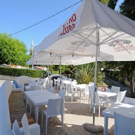 Parco vacanze Garden Village Con Piscina, Riservata E Parcheggio 3*