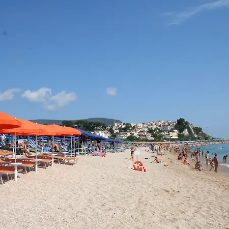 Garden Village Con Piscina, Riservata E Parcheggio Parco vacanze Sirolo