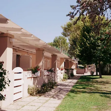 Garden Village Con Piscina, Riservata E Parcheggio 3*