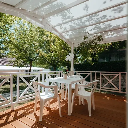 Garden Village Con Piscina, Riservata E Parcheggio سيرولو