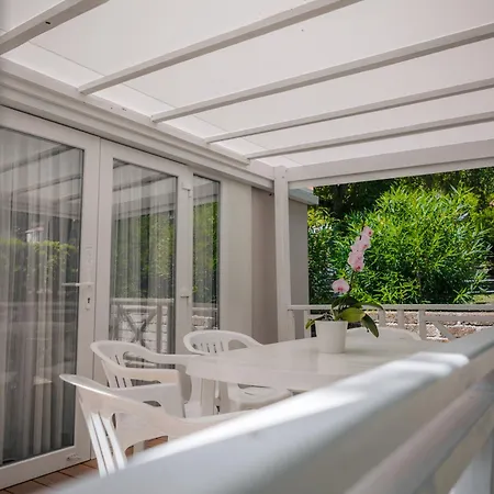 Garden Village Con Piscina, Riservata E Parcheggio منتزه العطل 3*
