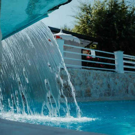 منتزه العطل Garden Village Con Piscina, Riservata E Parcheggio سيرولو