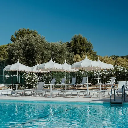 Garden Village Con Piscina, Riservata E Parcheggio 3* سيرولو