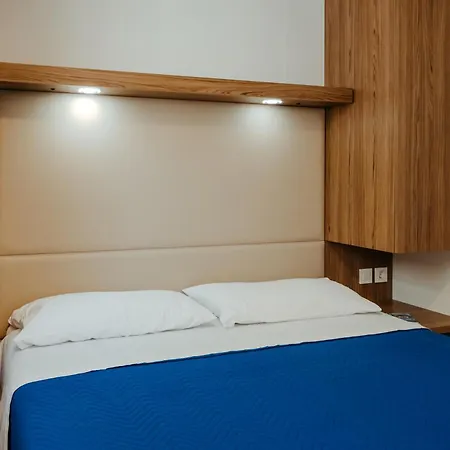 Garden Village Con Piscina, Riservata E Parcheggio 3*