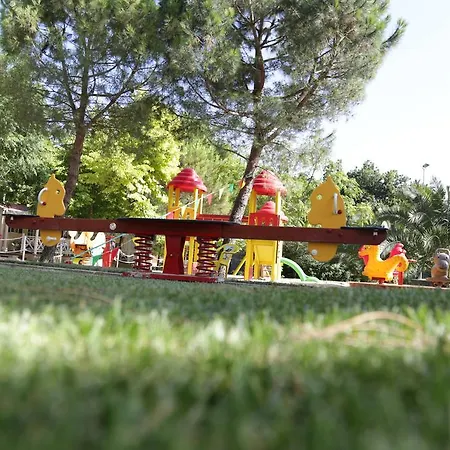 Garden Village 3*
