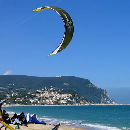 Garden Village Con Piscina, Riservata E Parcheggio 3* Sirolo