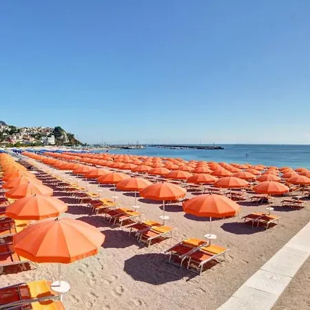 Garden Village Con Piscina, Riservata E Parcheggio